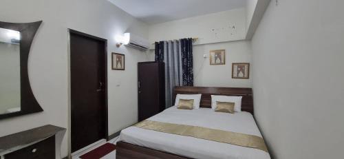 Gulshan-e-Iqbal Apartment | Independent Two Bedrooms Appartment with kitchen