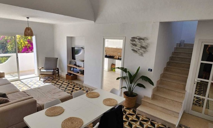 Mrezga Apartment | Independent villa floor, next to the sea! ideal for families