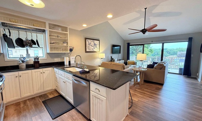 Osage Beach Condo | Indian Pointe Lake View Pets!