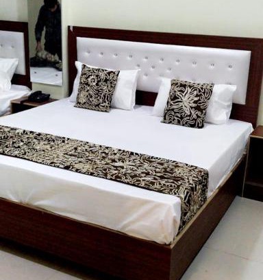 Taj Ganj Bed & Breakfast | Indiana Homestay