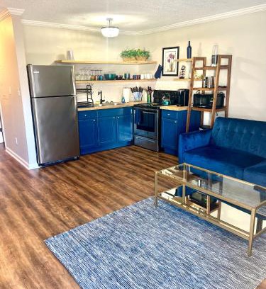 Downtown Apartment | Indigo DowntownWalkable KingBed