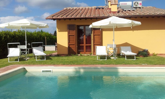 Palaia House | Indipendendent house with private garden and swimming pool