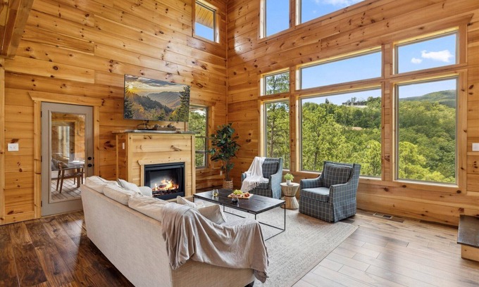 Gatlinburg - Pigeon Forge Cabin | Indoor Pool! Hot Tub! Pool Table! View!