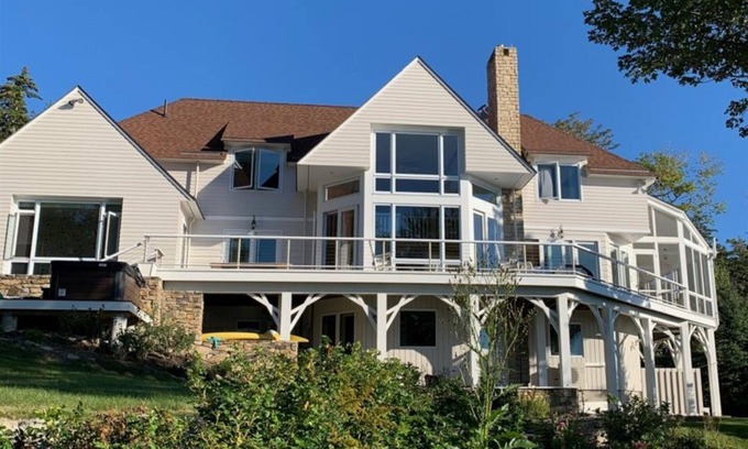 Boothbay Harbor House | Indulge in Oceanfront Luxury: Primary Suites & Breathtaking Scenery