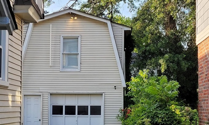 Portsmouth Apartment | Indulge in Serenity with a Private Waterfront Studio Near Rivers Casino!