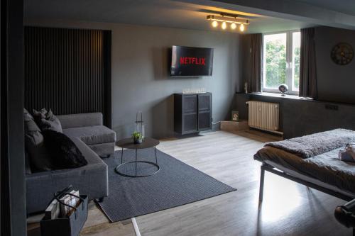 Heppens Apartment | Industrie Loft 1902 - Gratis Parken - Zentral