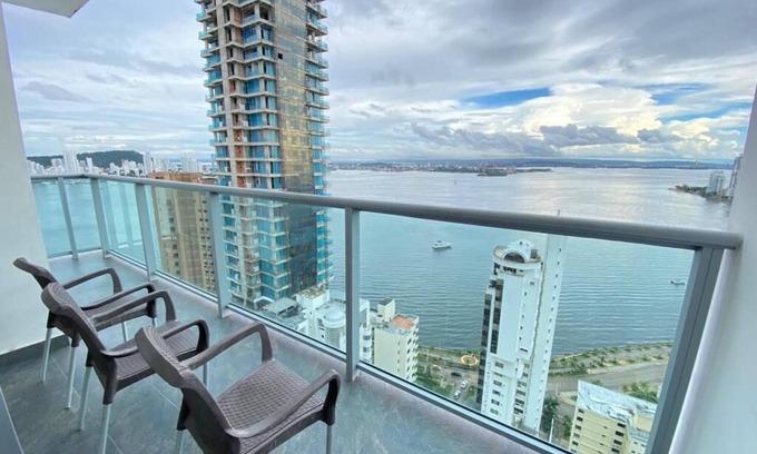 Cartagena District Apartment | Infinitum-2606-3 Bedroom Bay Front