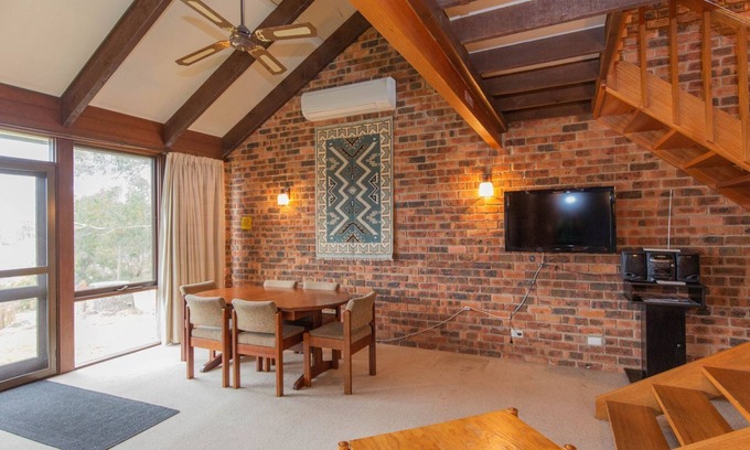 Jindabyne Apartment | Ingellara - 1/49 Townsend Street