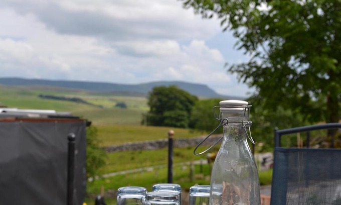 Horton in Ribblesdale House | Ingleborough View Holiday cottage at Ashes Farm