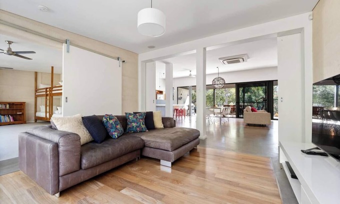 Yallingup House | Inji Dreaming Bushland Retreat near Injidup Beach