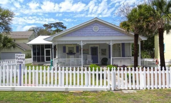 Tybee Island Cottage | Inlet Breeze - Quaint Vacation Rental House