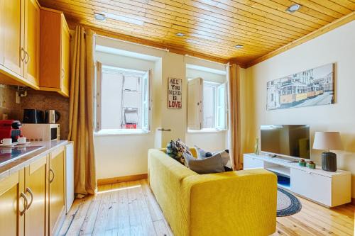 Santo Estevao Apartment | InLoveApartments - Amazing Duplex at Alfama