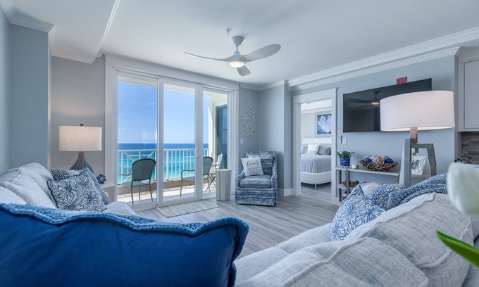 Crystal Beach Condo | Inn at Crystal Beach 703 | by Salt Water Vacations