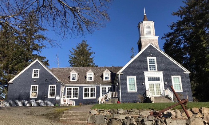 Ilwaco Hotel | Inn at Harbour Village
