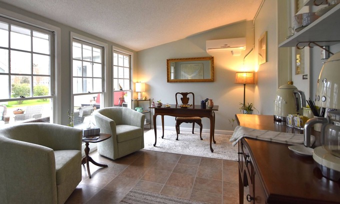 Oriental Bed & Breakfast | Inn at Oriental