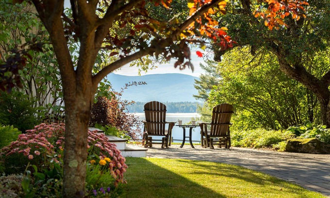 New London Hotel | Inn at Pleasant Lake