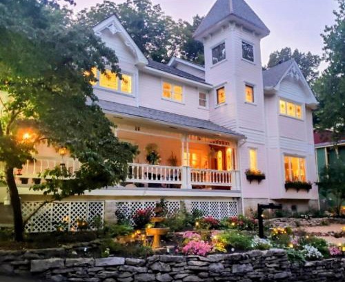 Eureka Springs Historic District Bed & Breakfast | Inn at Rose Hall