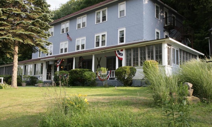 Starrucca Hotel | Inn at Starlight Lake & Restaurant
