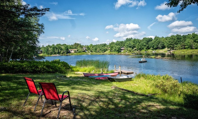 Long Pond House | Inn Kognito 1 Lakefront, hot tub fire pit Kalahari 2nd house next door available