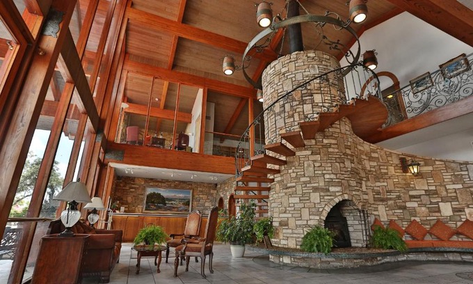 Kerrville Hotel | Inn of the Hills Hotel and Conference Center
