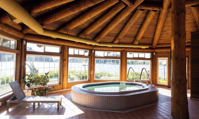 Regional District of Nanaimo Hotel | Inn On Long Lake