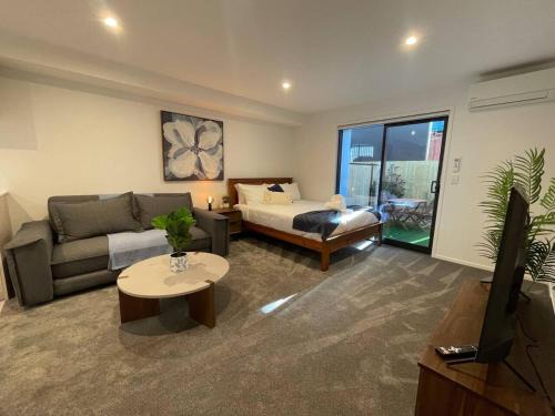 Christchurch City Centre Apartment | Inner City Studio Retreat