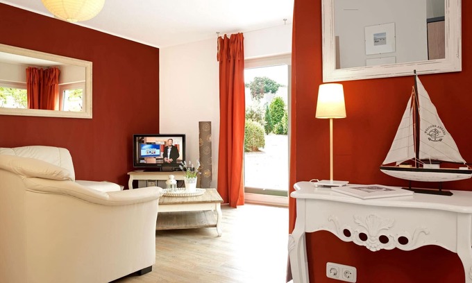 Kaltenhof House | Inselhaus Poel 2 - Comfortable holiday in a peaceful location in Kaltenhof.