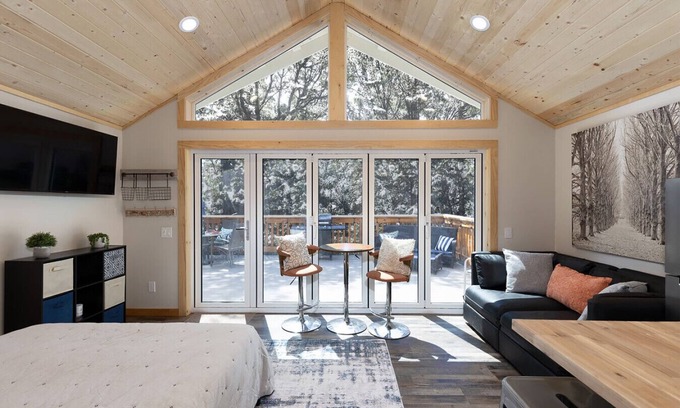 Arrowhead Villas House | Inside Out Cottage · One With Nature|Cozy|Romantic