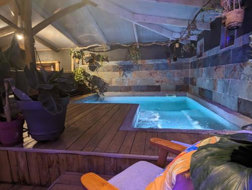 Saint-Remeze Ski Chalet | Insolite Bois Cailloux avec Spa