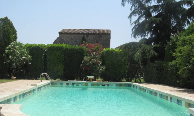 Bourdic Cottage | INSOLITE BOIS & VERDURE/Private swimming pool and tennis court/AUX PORTES D' UZES - LEOZE