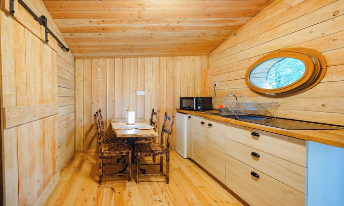 Bieuzy Cabin | Insolite - Cabane Elouan Vitrée Face à la Rivière