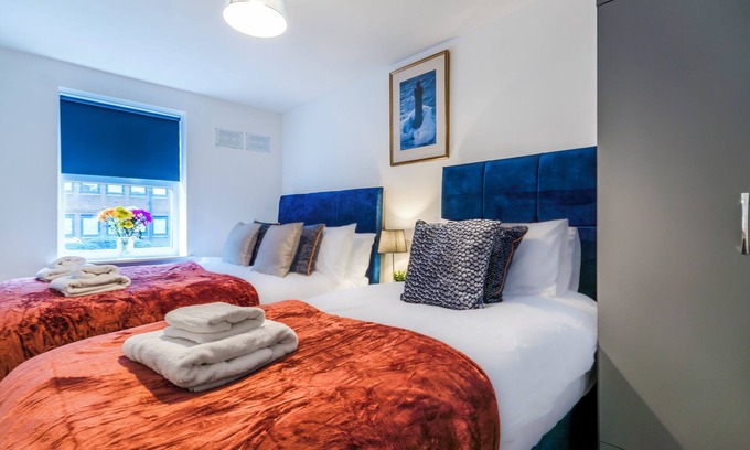 Hemel Hempstead Apartment | InSpires House For Contractors, Families, Relocators, Free Parking