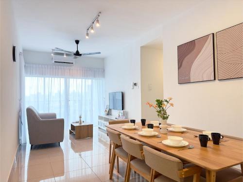 Pengkalan Tentera Udara Diraja Malaysia Apartment | Instaworthy 3B3B - 6 pax - F&B & Mart - Chan Sow Lin