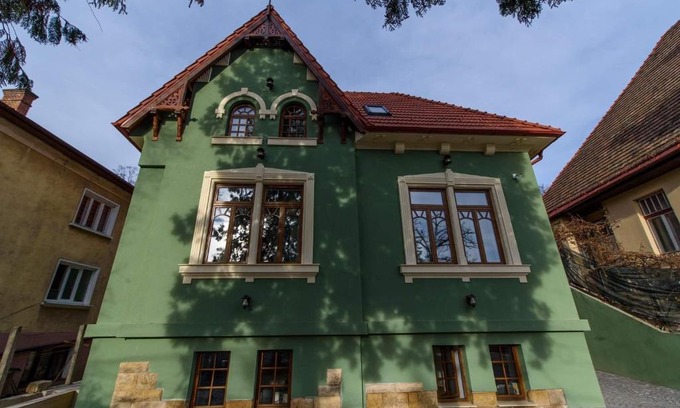 Cluj-Napoca Apartment | Interbelic vibe