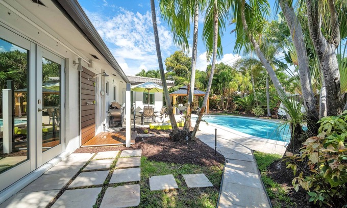 Coral Heights House | Intimate 4 BR W/Heated Pool + Amazing Outdoor Area