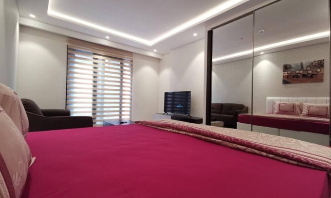 Accra House | Intimate Studio Apartment - Mirage Residence