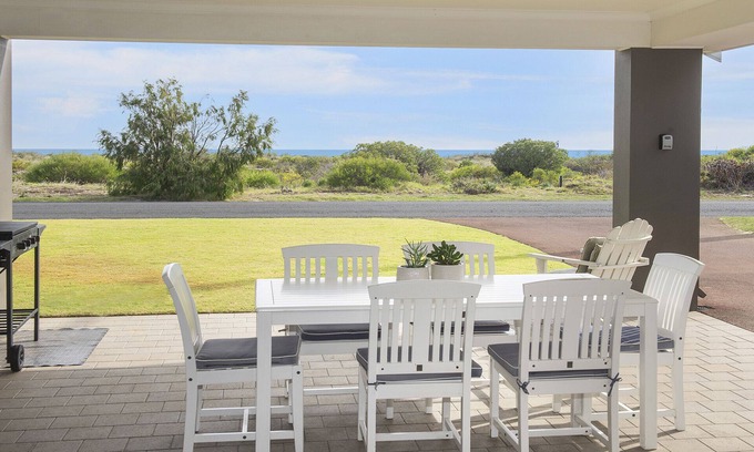 Geographe House | INTO THE BLUE - Beachfront Busselton Holiday Home