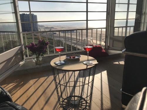 Middelkerke Apartment | Into the Sea