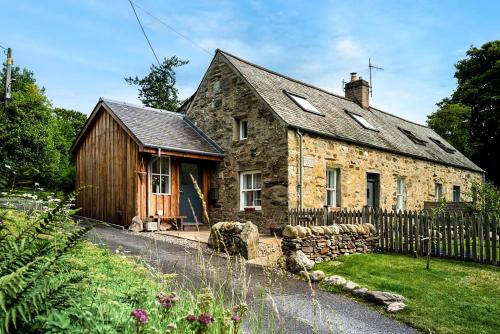 Murthly House | Inverbraan Cottage