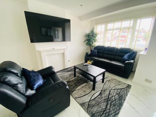 Beverley House | Inviting 4-Bed House in Leeds