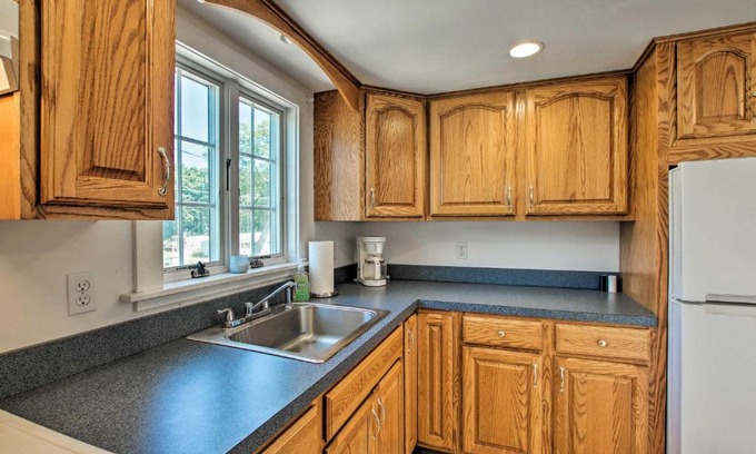 Old Lyme Apartment | Inviting Beachfront Apt. in Hawk's Nest Beach