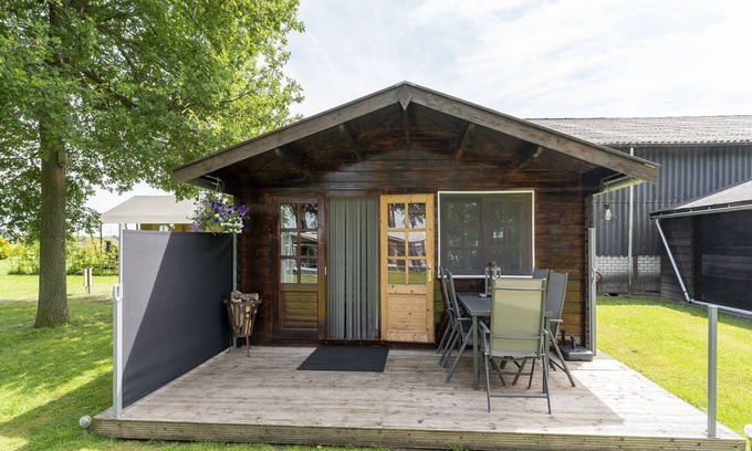 Zwiggelte Cottage | Inviting holiday home in Zwiggelte with garden