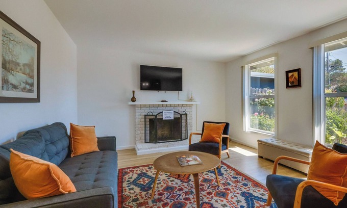 Novato House | Inviting Home w/ Patio: Walk to Downtown Novato!