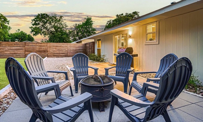 Georgetown House | Inviting modern home. Walk to Georgetown Square!