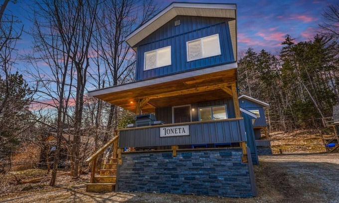 Northeast Somerset Cabin | Ioneta - Cabin 2 · Lawrence's Lakeside Cabins | 'Ioneta' Waterfront Retreat + Private Sauna