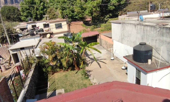 Tepoztlan Bed & Breakfast | IOW4 NA FuegoLuna 2A CasaYogaLounge