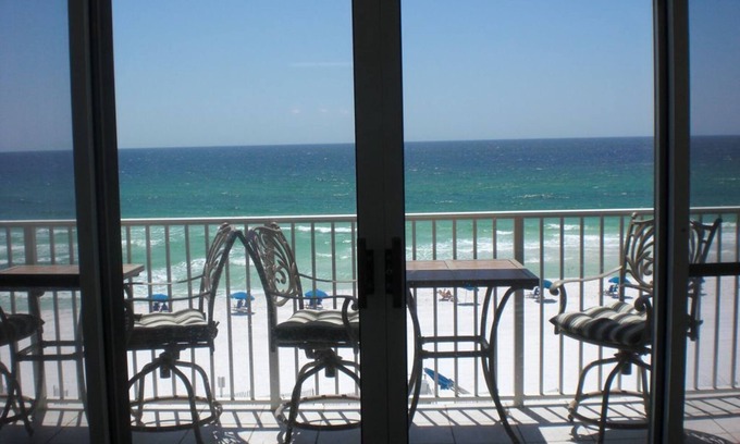 Fort Walton Beach Condo | IP 500: BEACHFRONT 3BDRM 3 BATH W BEACH SERVICE! SAT AUG 16-23, 30-6 DISCOUNT!