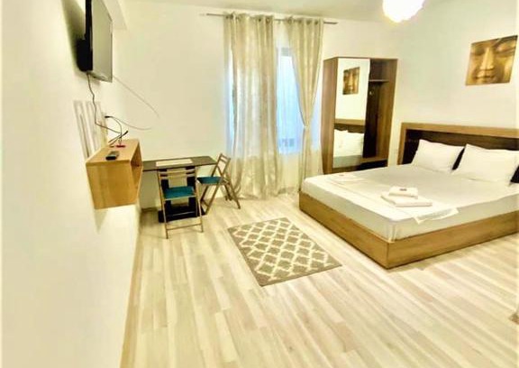 Iasi Apartment | Ipsilanti House