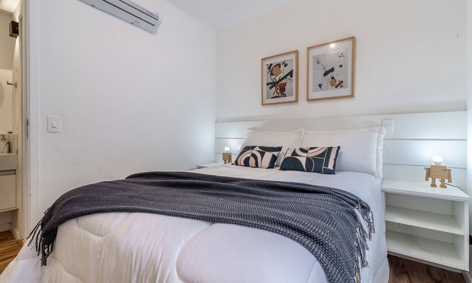 Consolacao Apartment | Iquali013 - Charming apartment with pool near subway