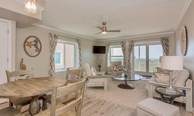 Port Aransas House | IR145 2nd Floor Condo, Ocean View, 1 Bedroom, Shared Pools, Boardwalks